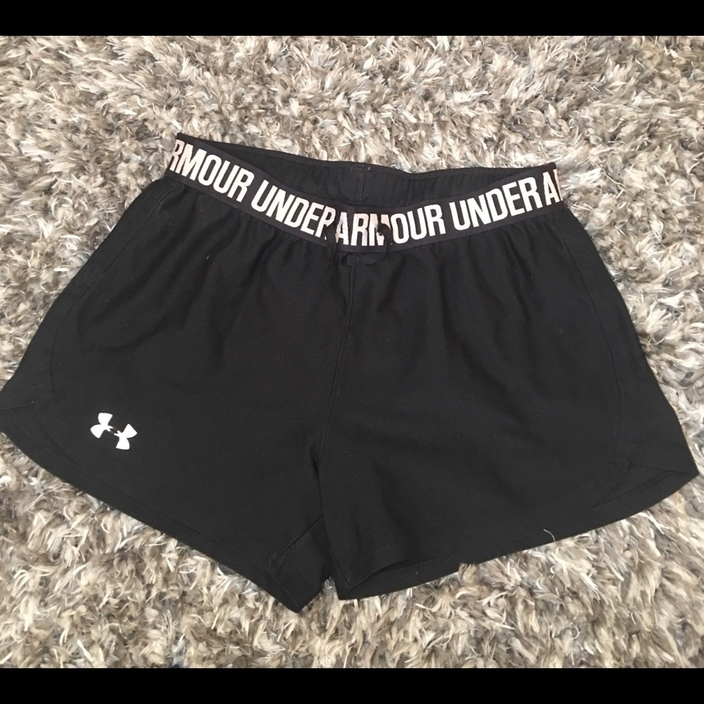 Black under armor athletic shorts